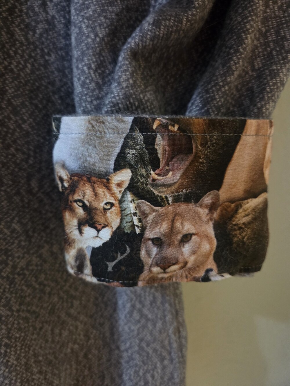 Pladra Flannel With Couger, Bear, Wolf Sleeve Detail